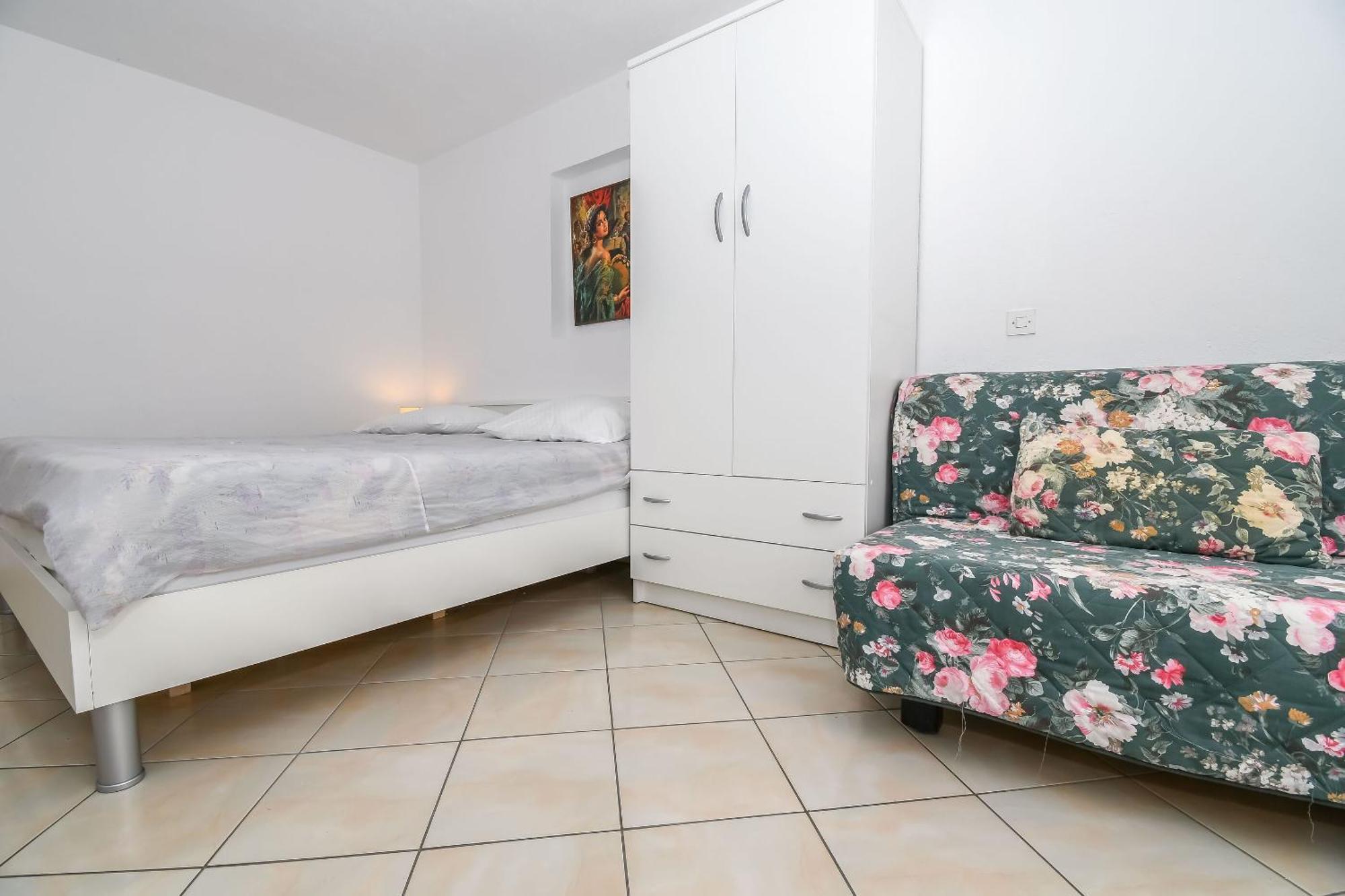 Apartments Anna โตรกีร์ ภายนอก รูปภาพ