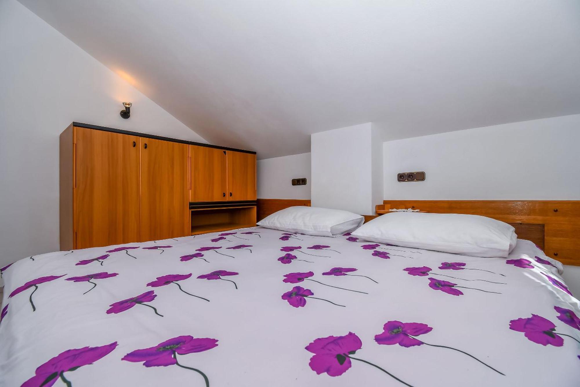 Apartments Anna โตรกีร์ ภายนอก รูปภาพ
